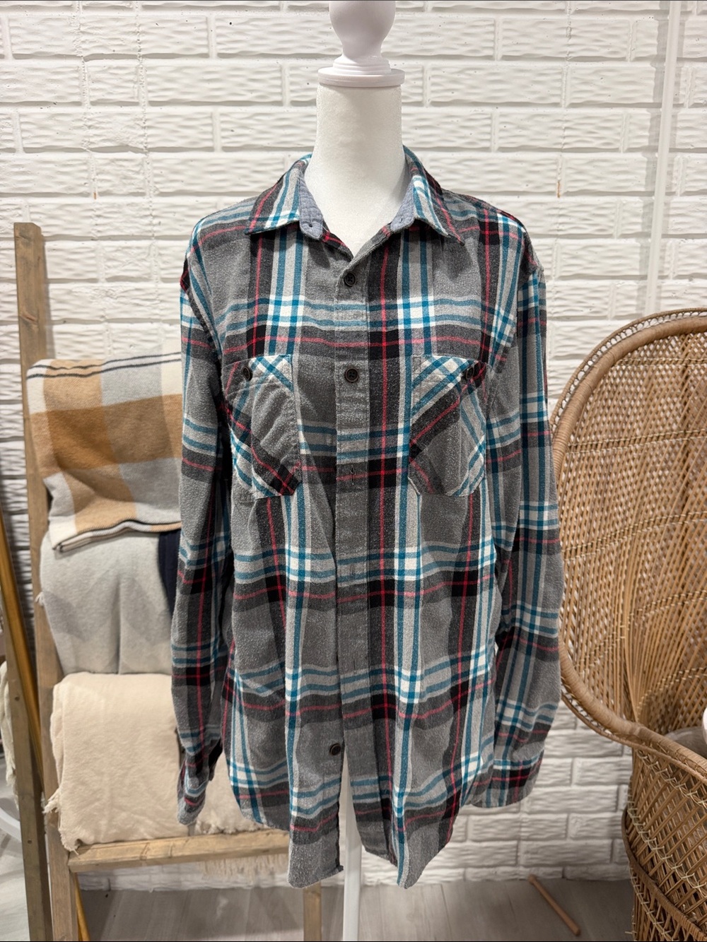 Universal Thread Gray Plaid Button-Down Shirt with Teal and Red Stripes
